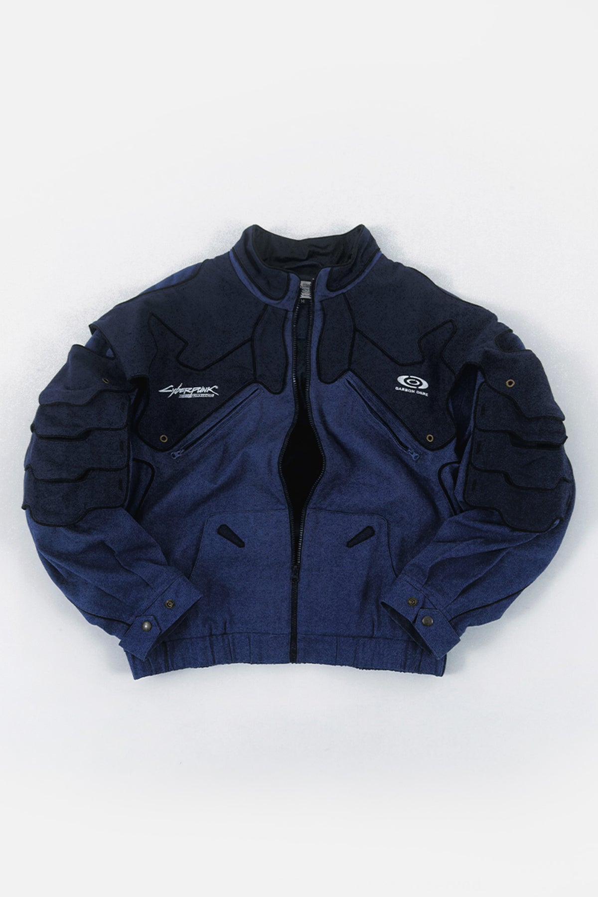 "CYBERPUNK: EDGERUNNERS" – BECCA'S GEPANZERTE BOMBERJACKE VON CARBON CORE