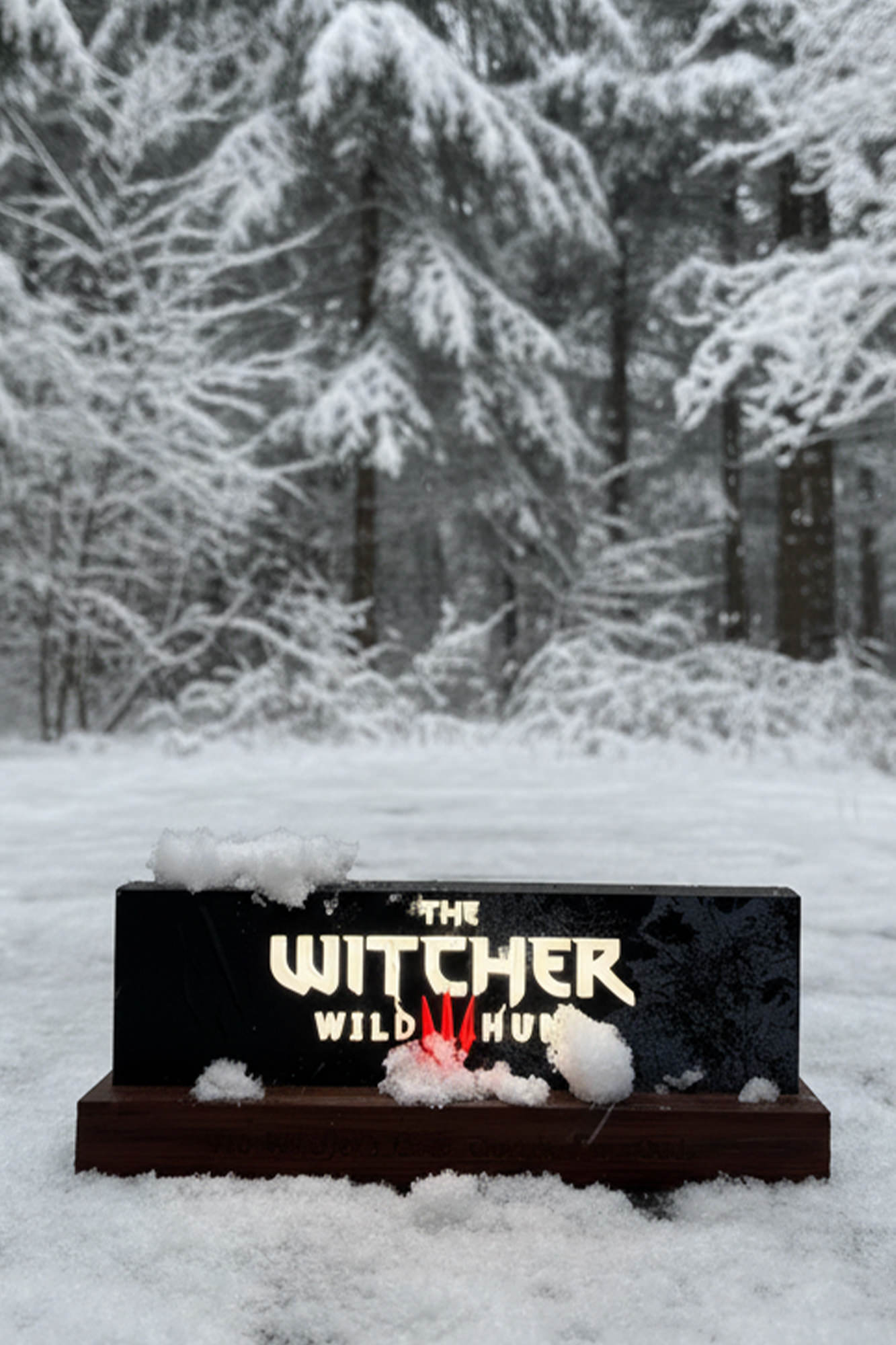LAMPA Z LOGO GRY WIEDŹMIN 3: DZIKI GON