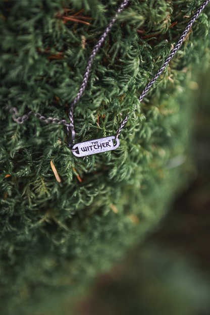 COFFRET SOUVENIR ET SET DE PENDENTIFS DES SIGNES DE THE WITCHER