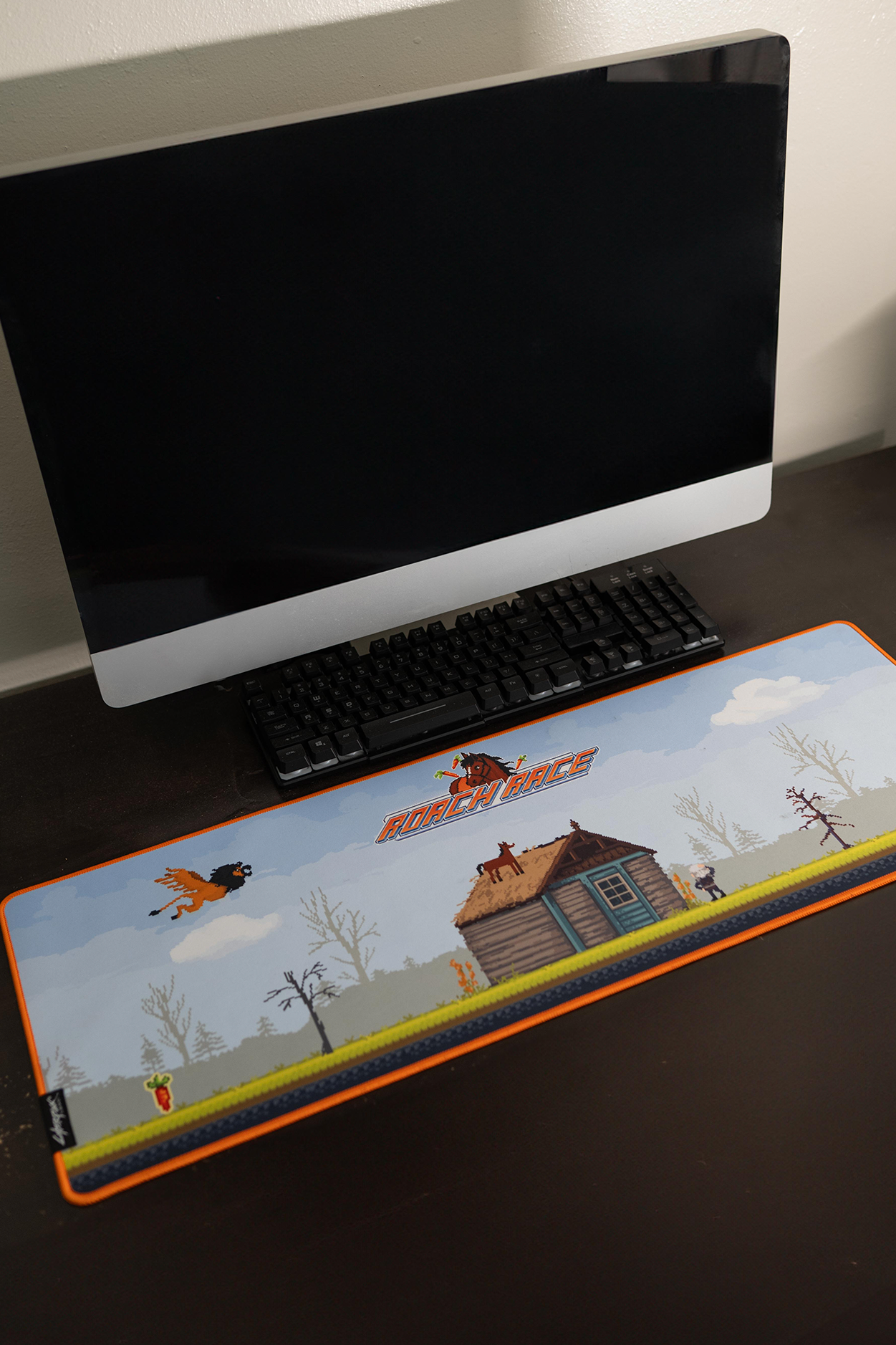 TAPIS DE SOURIS SURDIMENSIONNÉ CYBERPUNK 2077 ROACH RACE