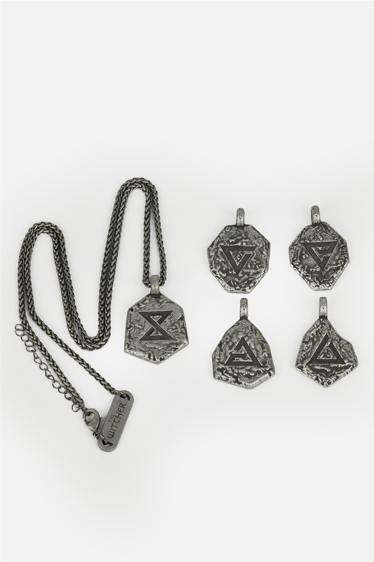 COFFRET SOUVENIR ET SET DE PENDENTIFS DES SIGNES DE THE WITCHER