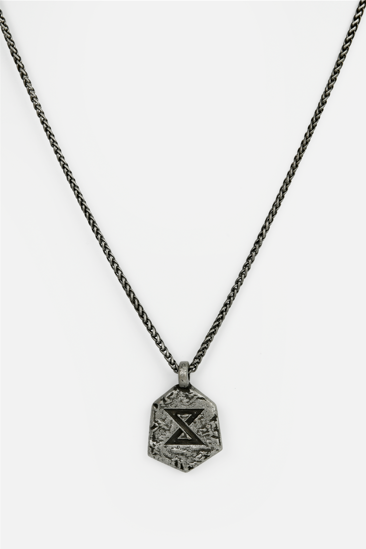 COFFRET SOUVENIR ET SET DE PENDENTIFS DES SIGNES DE THE WITCHER