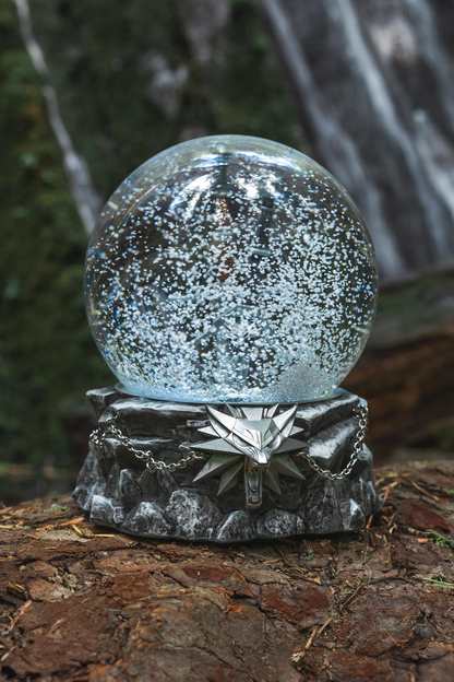 THE WITCHER TOOLS OF THE TRADE SNOW GLOBE – CD PROJEKT RED Gear THE WITCHER TOOLS OF THE TRADE SNOW GLOBE – CD PROJEKT RED Gear