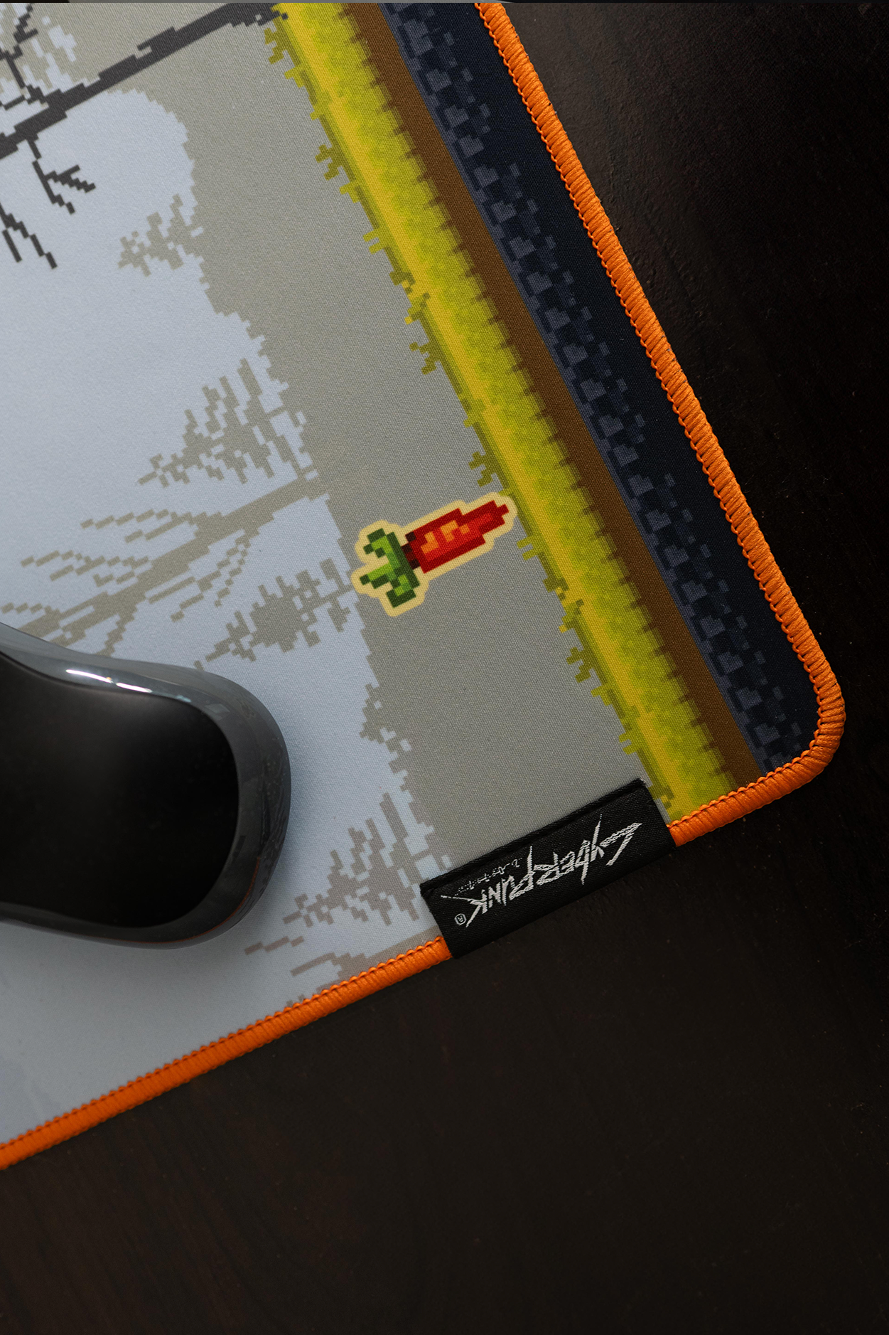 TAPIS DE SOURIS SURDIMENSIONNÉ CYBERPUNK 2077 ROACH RACE